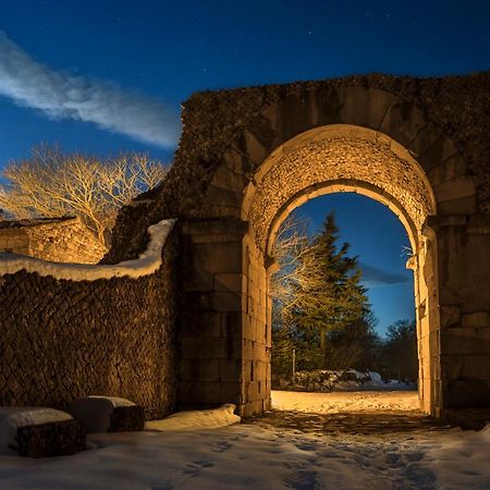 Albergo Diffuso Borgo La Terra Riccia Luaran gambar