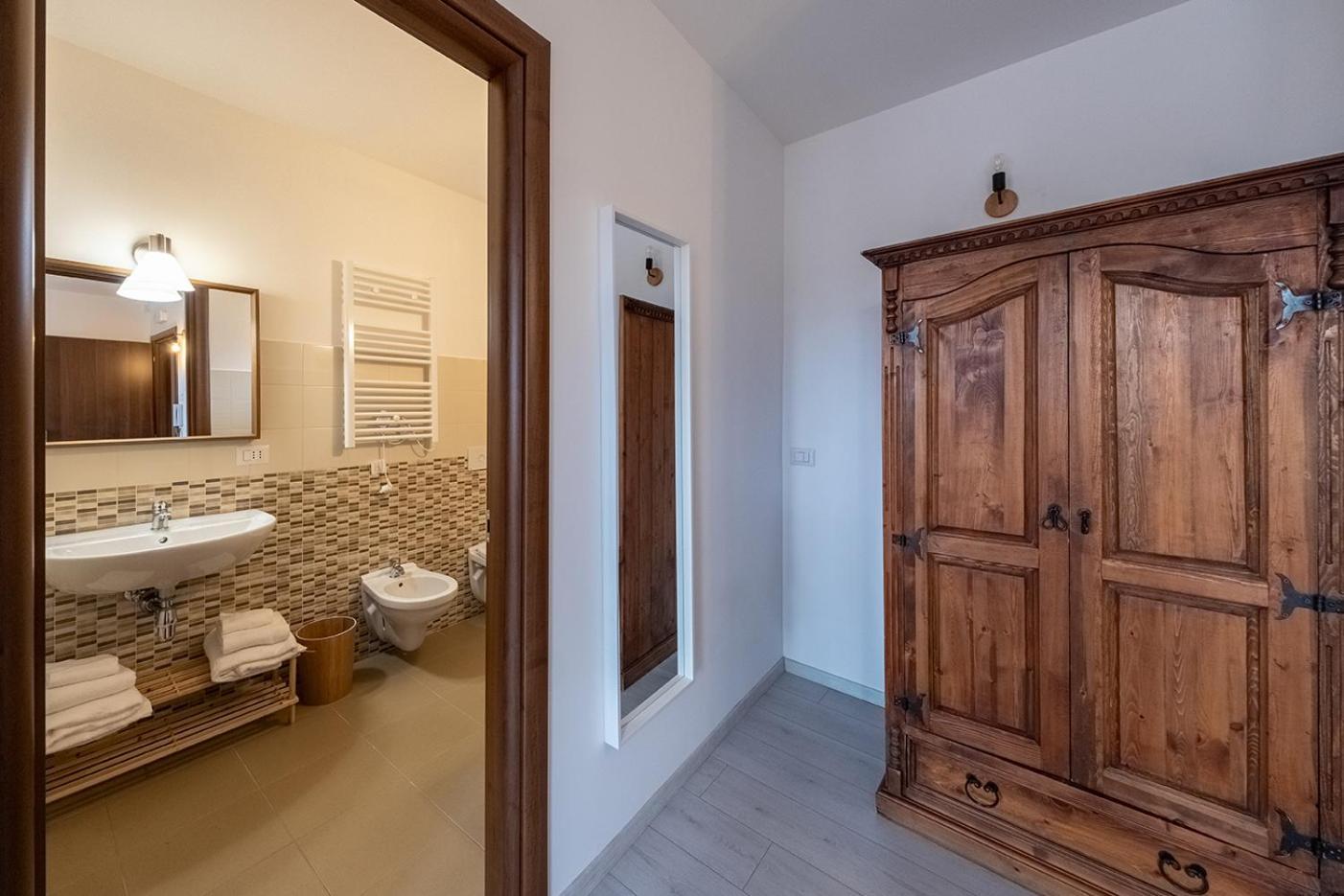 Albergo Diffuso Borgo La Terra Riccia Luaran gambar