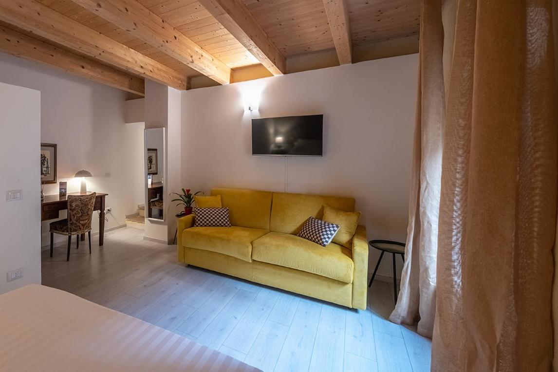 Albergo Diffuso Borgo La Terra Riccia Luaran gambar