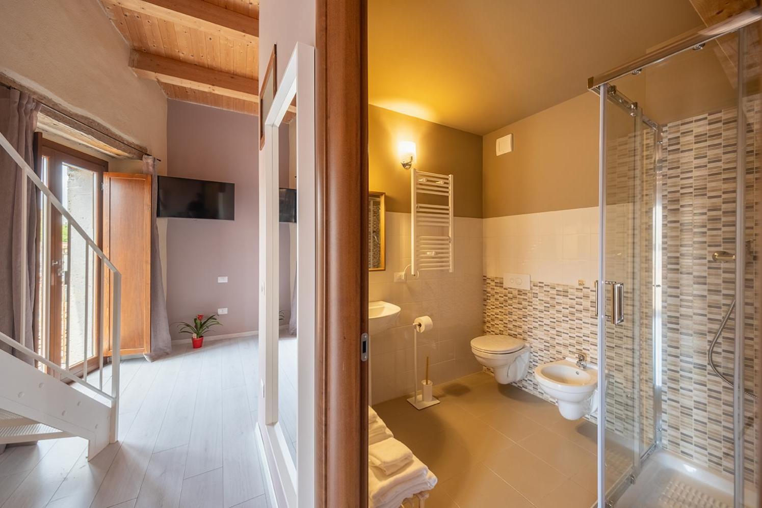 Albergo Diffuso Borgo La Terra Riccia Luaran gambar